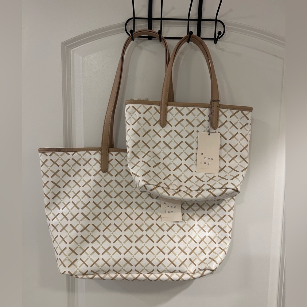A New Day Women's Cream and Tan Tote Bag Set